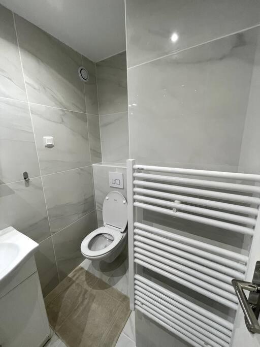 Appartement Cosy Et Moderne Proche De Disneyland ブシー・サン ・ジョルジュ 部屋 写真